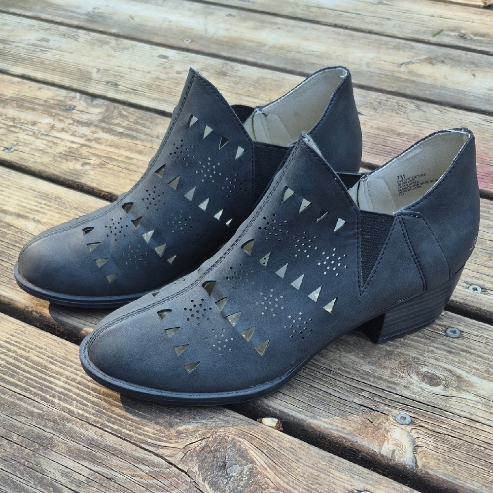 JBU Black Cutout Ankle Booties